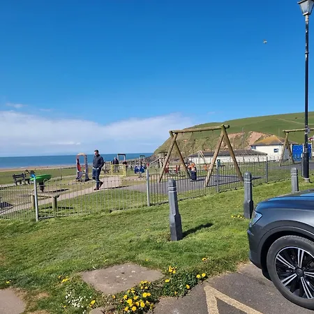 Impeccable Beachfront 2-bed In Holiday home St Bees